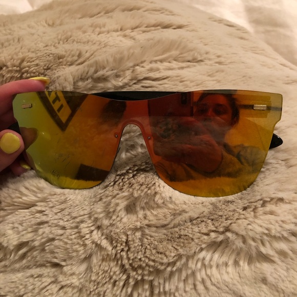 Reflective yellow/orange sunnies - Picture 3 of 4